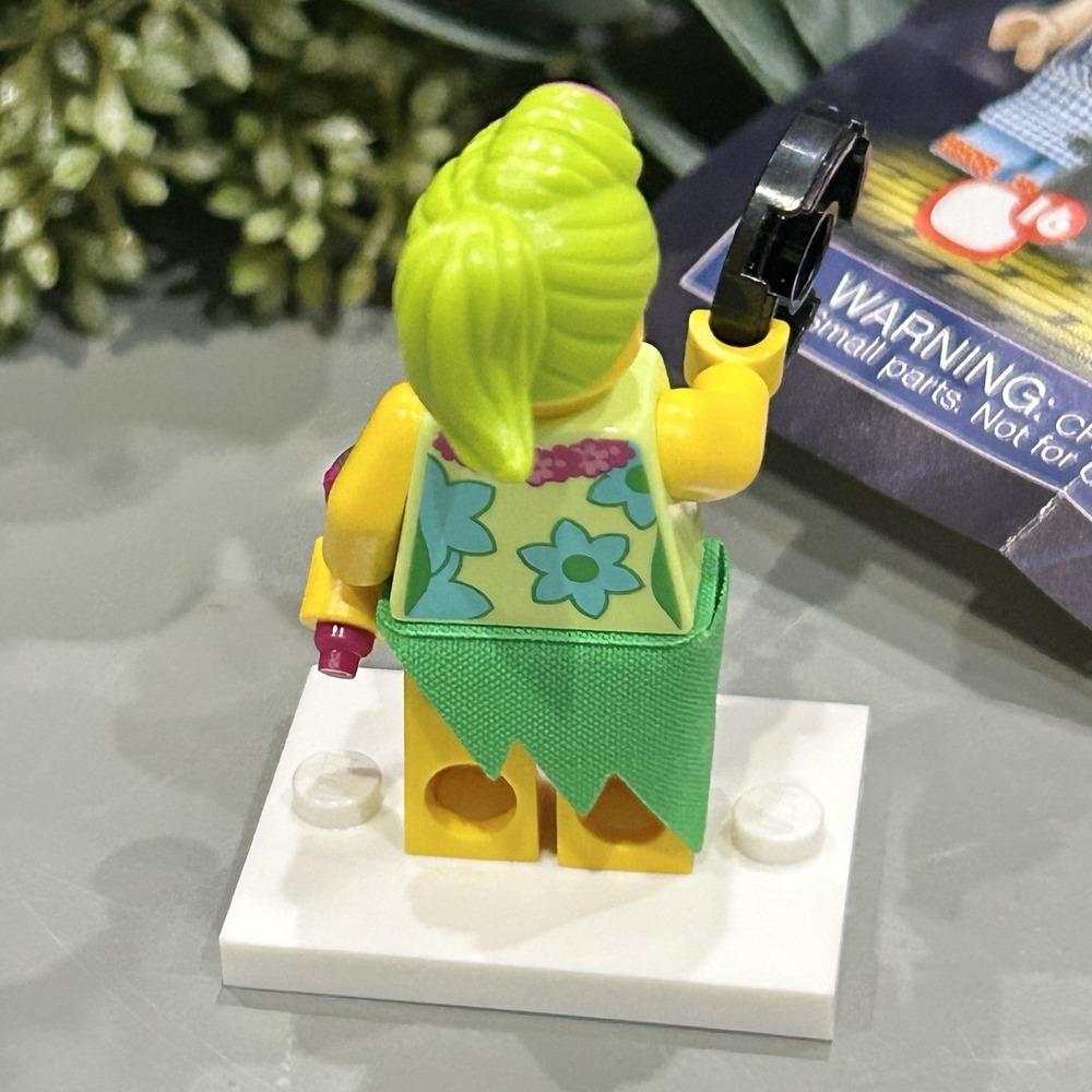 The LEGO Movie 2 Minifigures Series 71023 HULA LULA HAWAIIAN GIRL minifigure - Picture 3 of 5